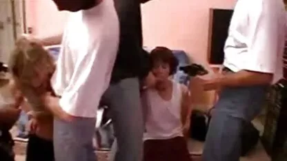 UK Tickling - Izzys deutschepornofilme mumifizierte Fußkitzelsitzung