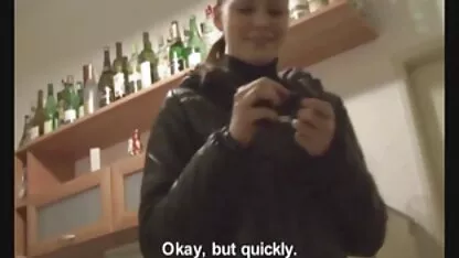 Blonde Schönheit saugt und Tittenfick fickt deutsche amateurpornos hd einen steifen Schwanz dann fickt