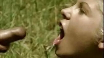 Wow, ich habe noch nie einen so großen Schwanz gelutscht freie deutschsprachige sexfilme