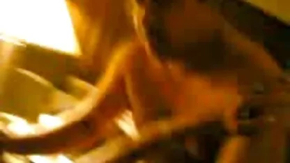 Ich bin durchbohrt - Nippel Piercings Mädchen reiten Dildo pornos auf deutsche