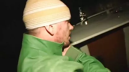 Heißes Mädchen spreizt deutsche ponos kostenlos ihre Schamlippen auf einem Stuhl