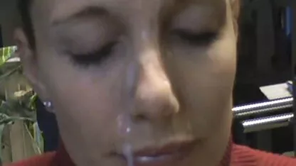 Prallere Cutie nimmt Schwänze in ihren Arsch deutsche free pornos