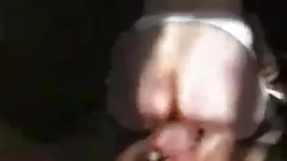 Blonde Teen deutsche pornos kostenlos spielt vor der Kamera