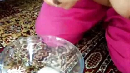 Blondie mit kleinen Titten bekommt ihren Fuß geleckt, während sie hd deutsche sexfilme geschlagen wird